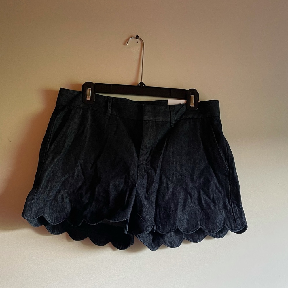 NWT Loft Scalloped Shorts